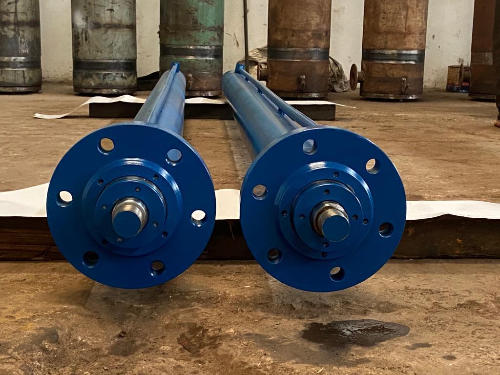 FLANGE MOUNTED